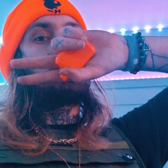 Meet your Posher, Kyle - Picture 2 of 5